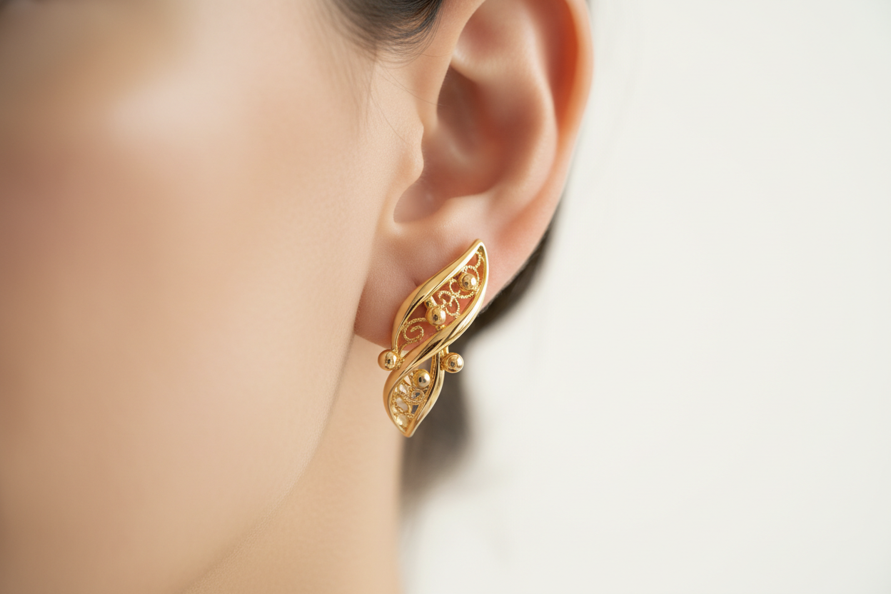 faca um Brinco Vérona Gold
na orelha